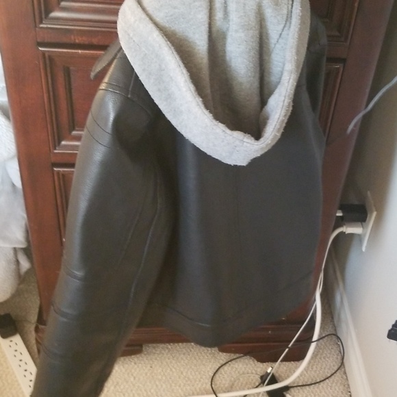 Good condition size 6 for kids color black - Picture 3 of 6